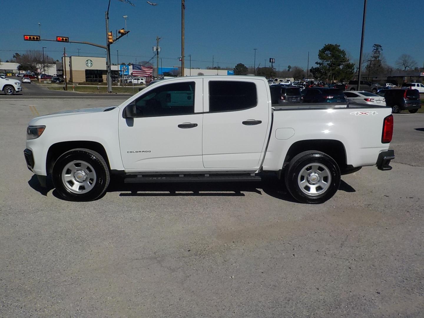 2022 White /Black Chevrolet Colorado (1GCGTBEN2N1) , Automatic transmission, located at 1617 W Church Street, Livingston, TX, 77351, (936) 327-3600, 30.710995, -94.951157 - Good miles! Great 4X4!! ONE OWNER!! - Photo#4